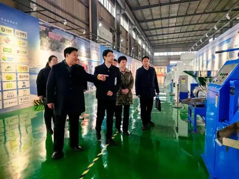 滑縣縣委常委、常務副縣長馮剛一行蒞臨華泰智能裝備集團調研